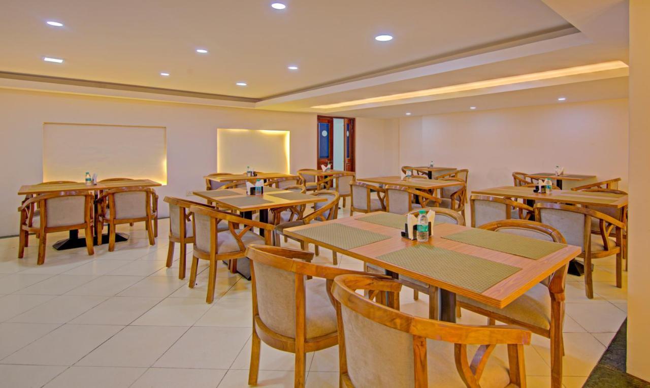 Treebo Corporate Park Hotel New Delhi Buitenkant foto
