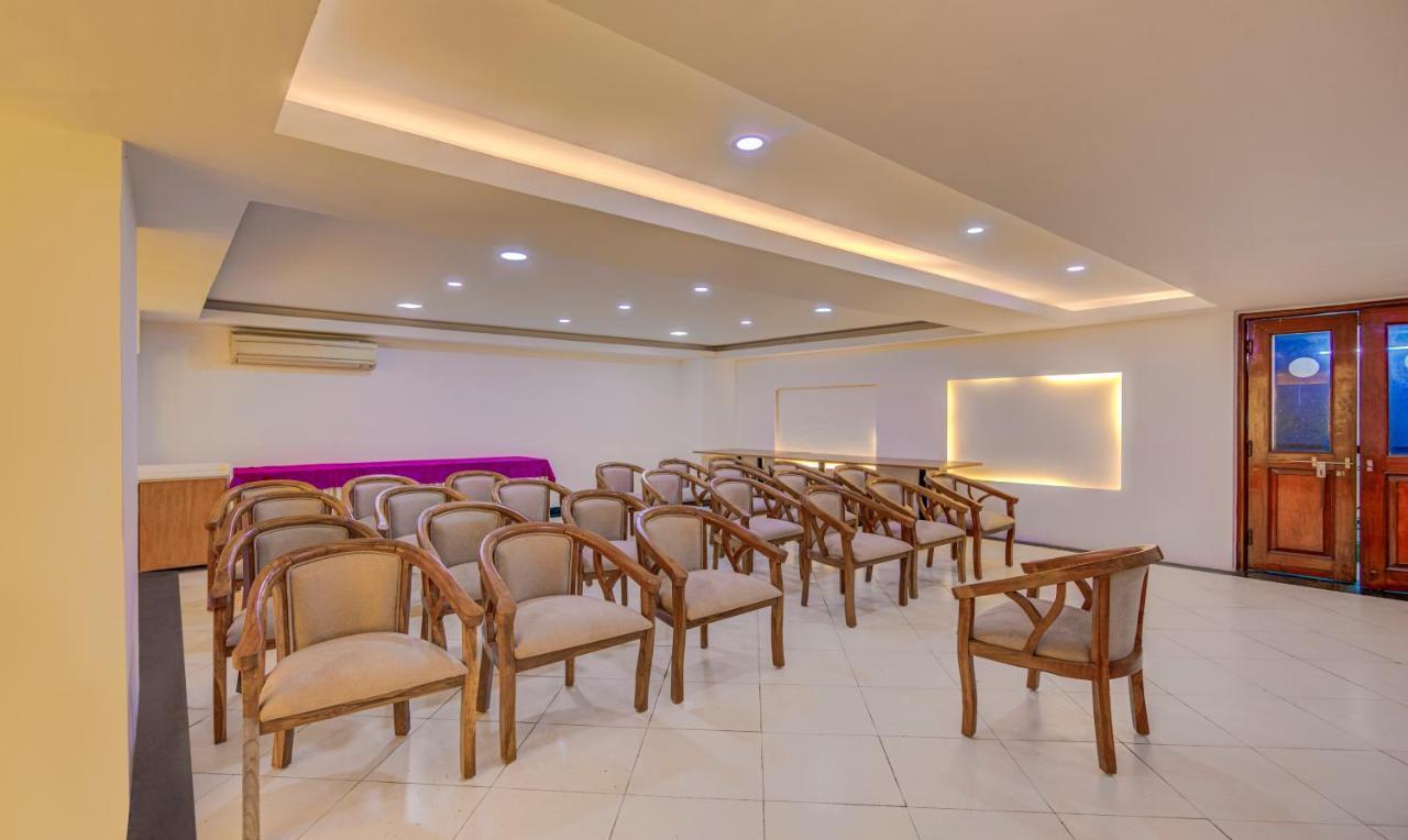 Treebo Corporate Park Hotel New Delhi Buitenkant foto